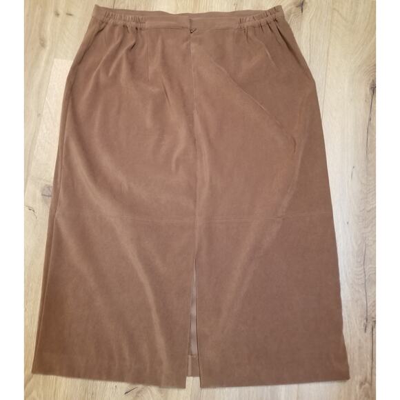 Dressbarn Brown Faux Suede Maxi Skirt Slit Center Back Elastic @ Waist Size 14W - Picture 5 of 7